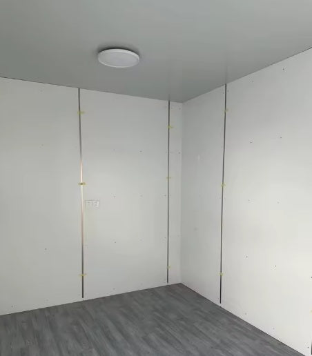 Casa Container coimbentata con impianto elettrico porta finestra 18mq